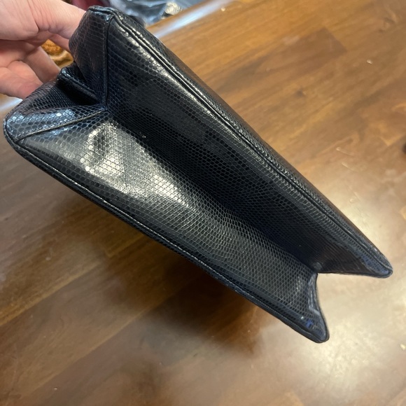 Elegant Vintage Black Eelskin Kisslock Leather Handbag - Picture 10 of 11